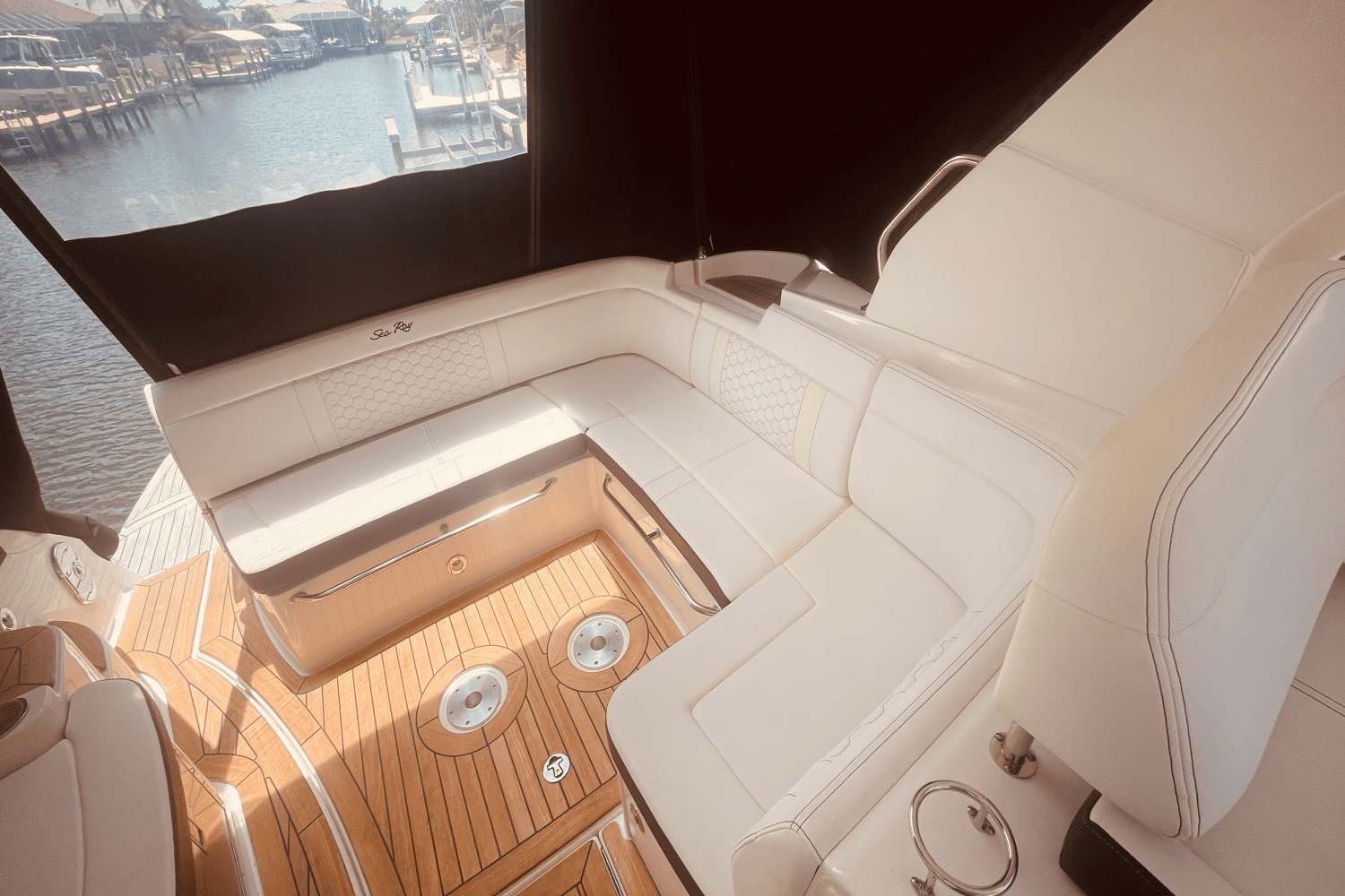 2021 Sea Ray 350 SUNDANCER COUPE Image Thumbnail #60