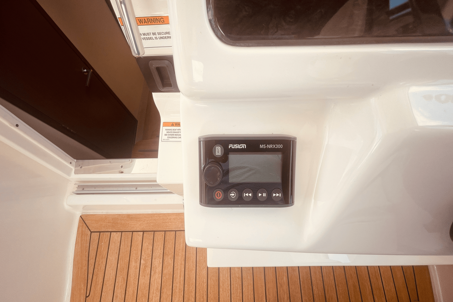 2021 Sea Ray 350 SUNDANCER COUPE Image Thumbnail #43