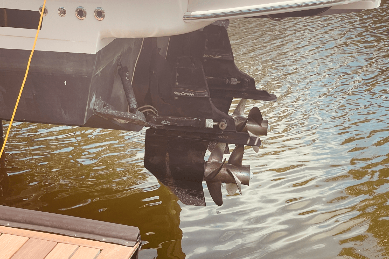 2021 Sea Ray 350 SUNDANCER COUPE Image Thumbnail #6