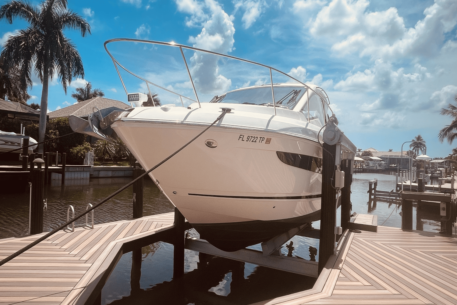 2021 Sea Ray 350 SUNDANCER COUPE Image Thumbnail #1