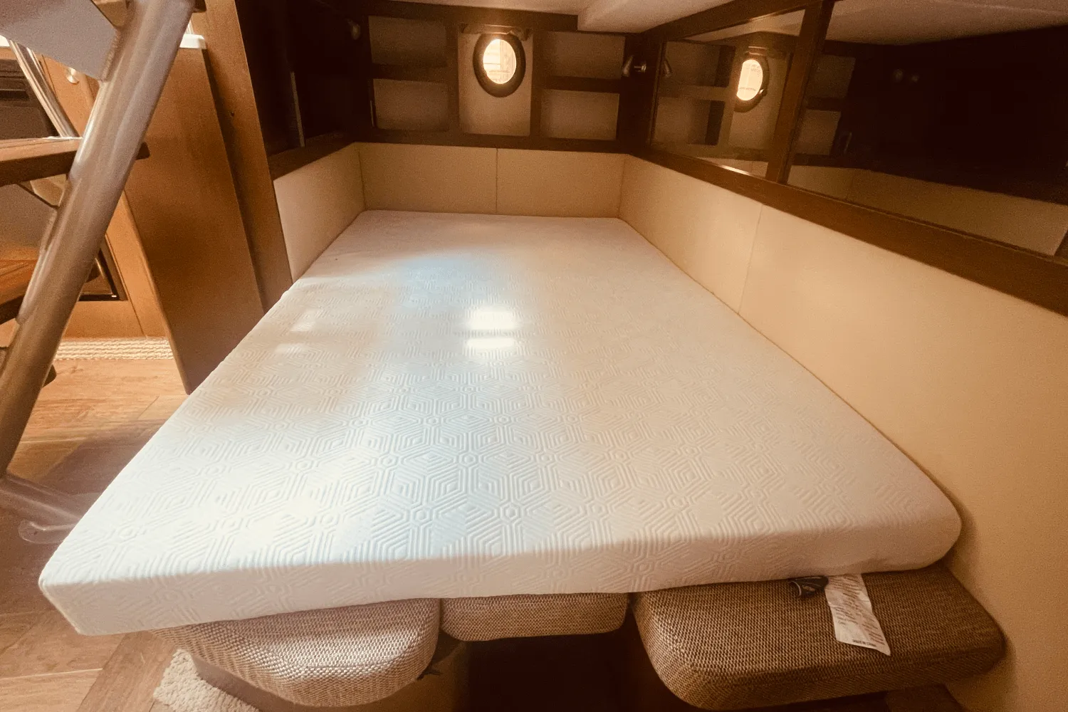 2021 Sea Ray 350 SUNDANCER COUPE Image Thumbnail #35