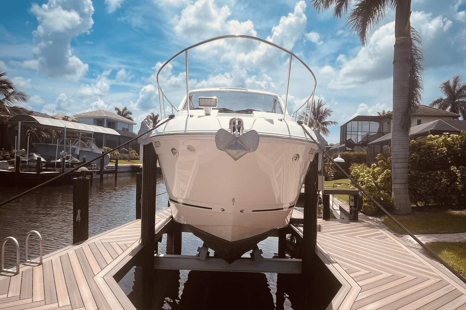 2021 Sea Ray 350 SUNDANCER COUPE Image Thumbnail #2