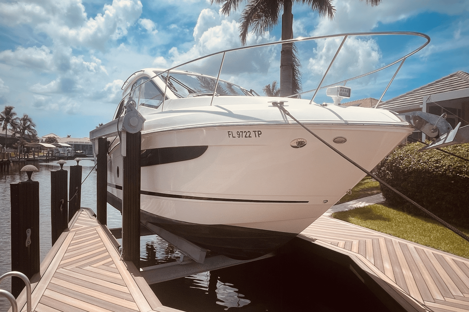 2021 Sea Ray 350 SUNDANCER COUPE Image Thumbnail #3
