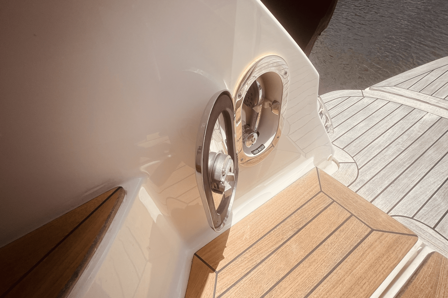 2021 Sea Ray 350 SUNDANCER COUPE Image Thumbnail #69