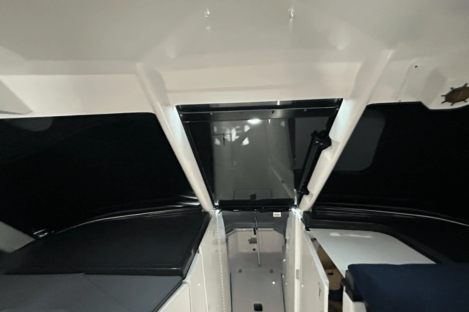 2022 Pursuit DC295 Image Thumbnail #6