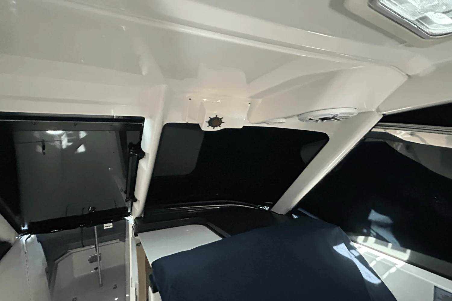 2022 Pursuit DC295 Image Thumbnail #7