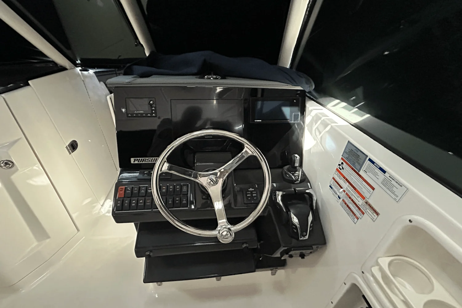 2022 Pursuit DC295 Image Thumbnail #8