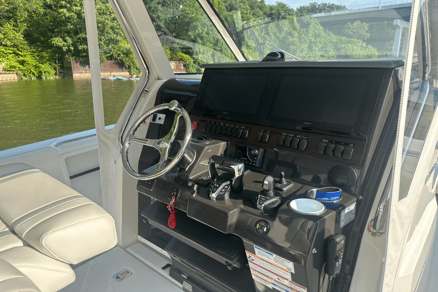 2025 Pursuit S 358 Image Thumbnail #5