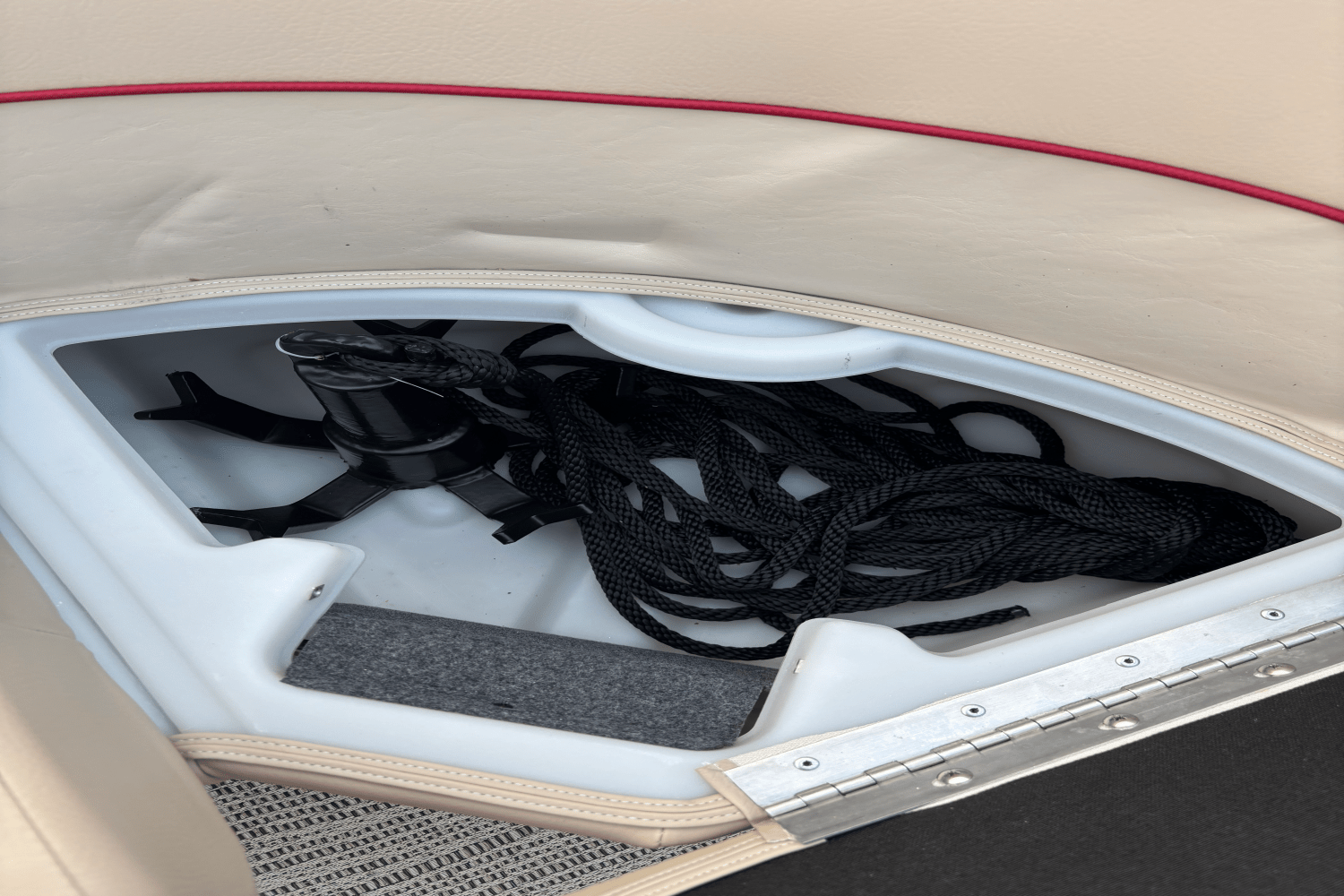 2023 SunCatcher G3 SELECT 320RC Image Thumbnail #35