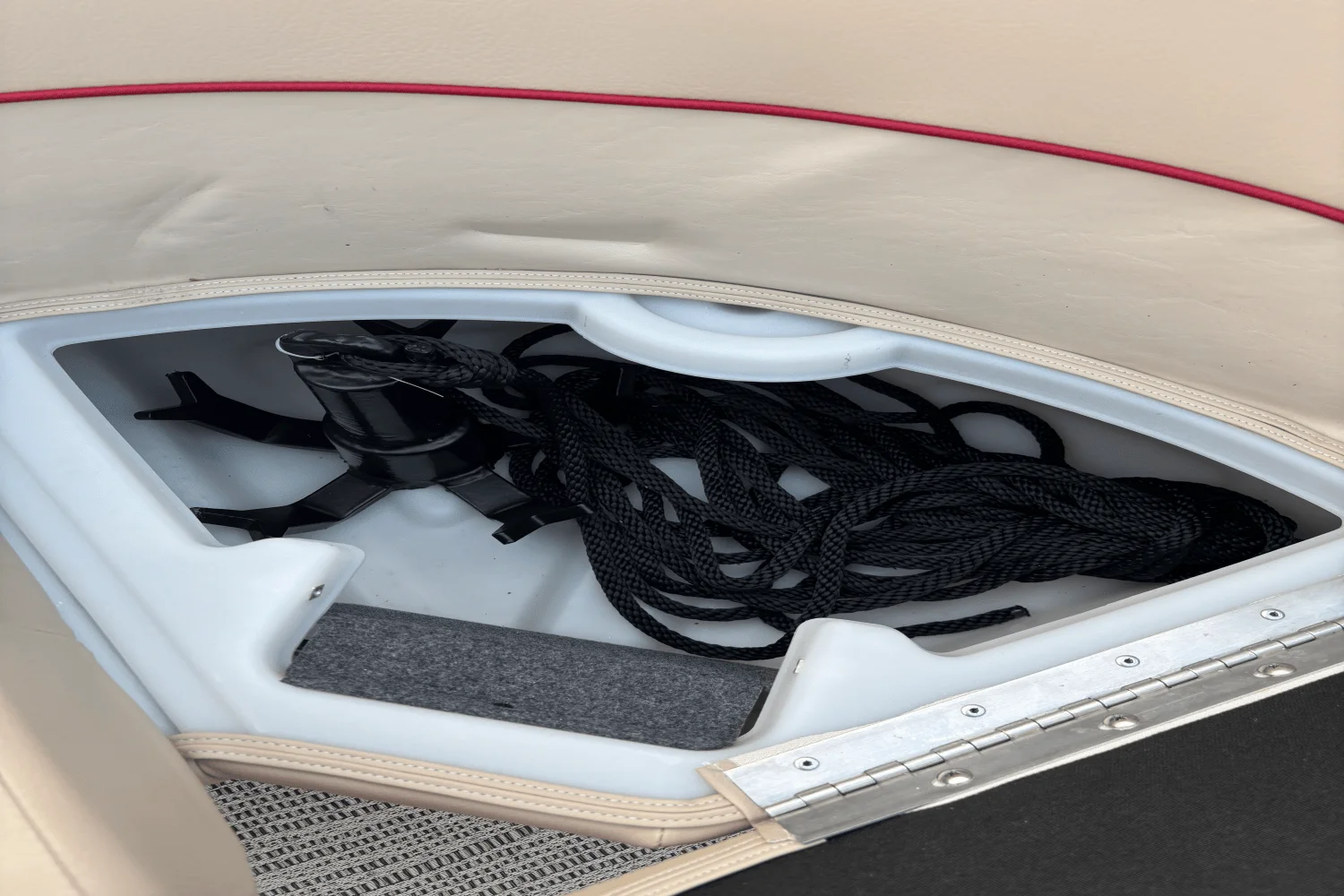 2023 SunCatcher G3 SELECT 320RC Image Thumbnail #35