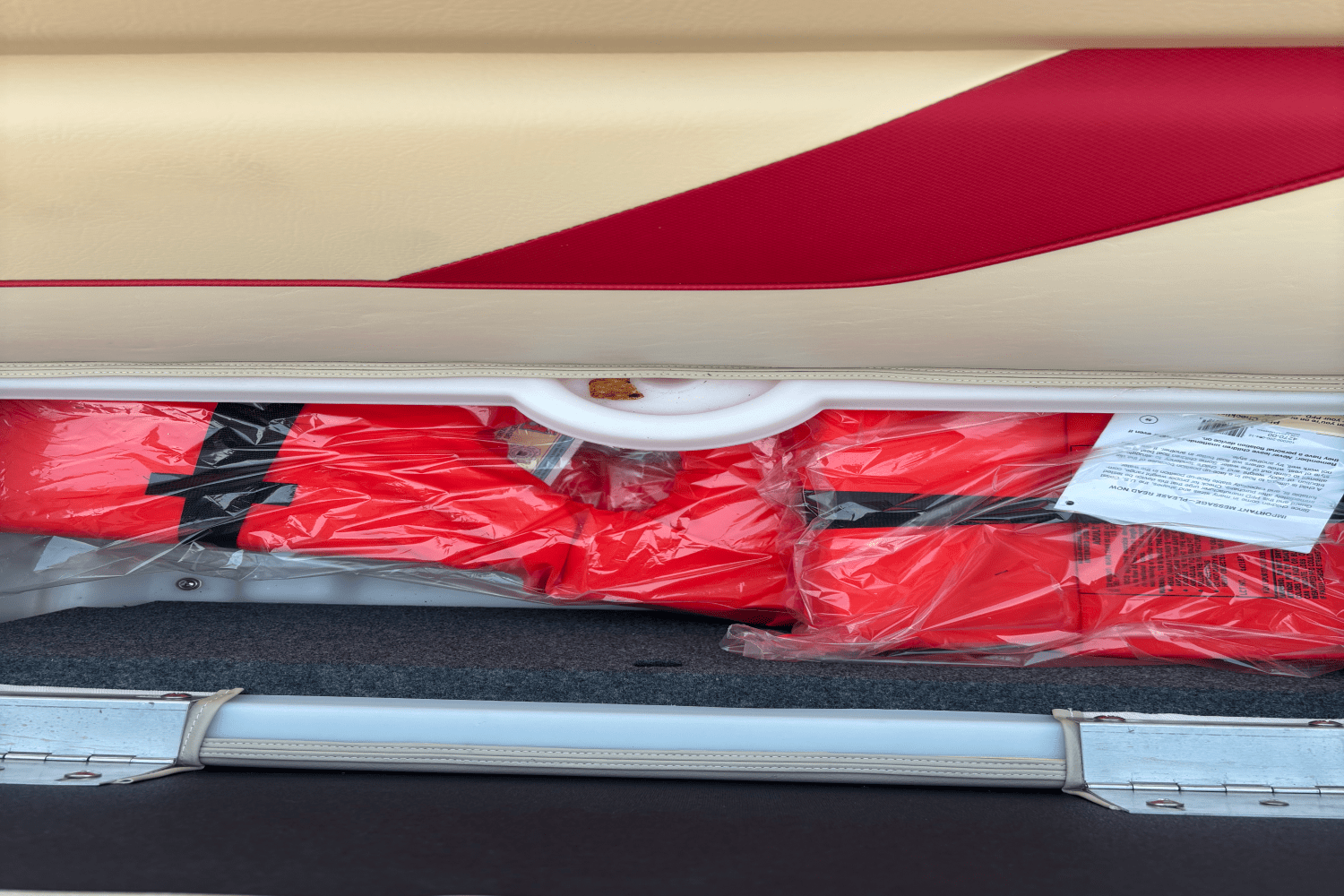 2023 SunCatcher G3 SELECT 320RC Image Thumbnail #33