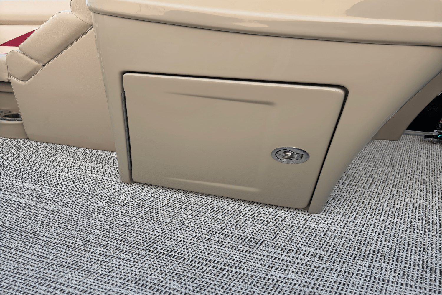 2023 SunCatcher G3 SELECT 320RC Image Thumbnail #29