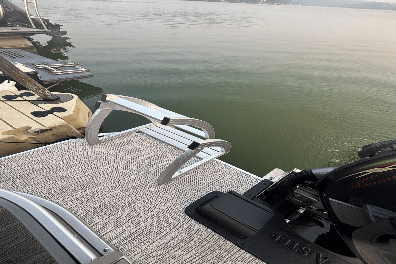 2023 SunCatcher G3 SELECT 320RC Image Thumbnail #38