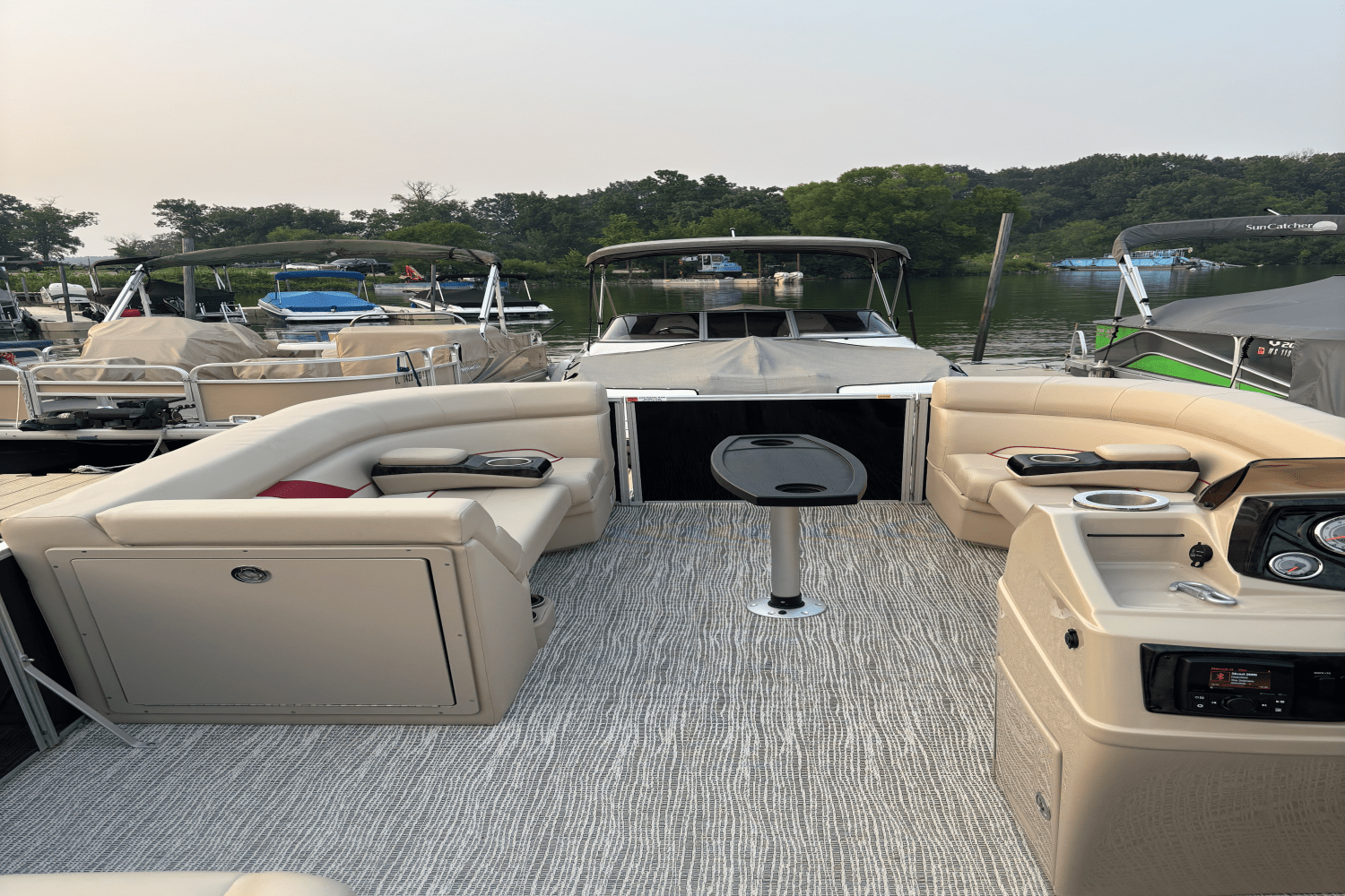 2023 SunCatcher G3 SELECT 320RC Image Thumbnail #17