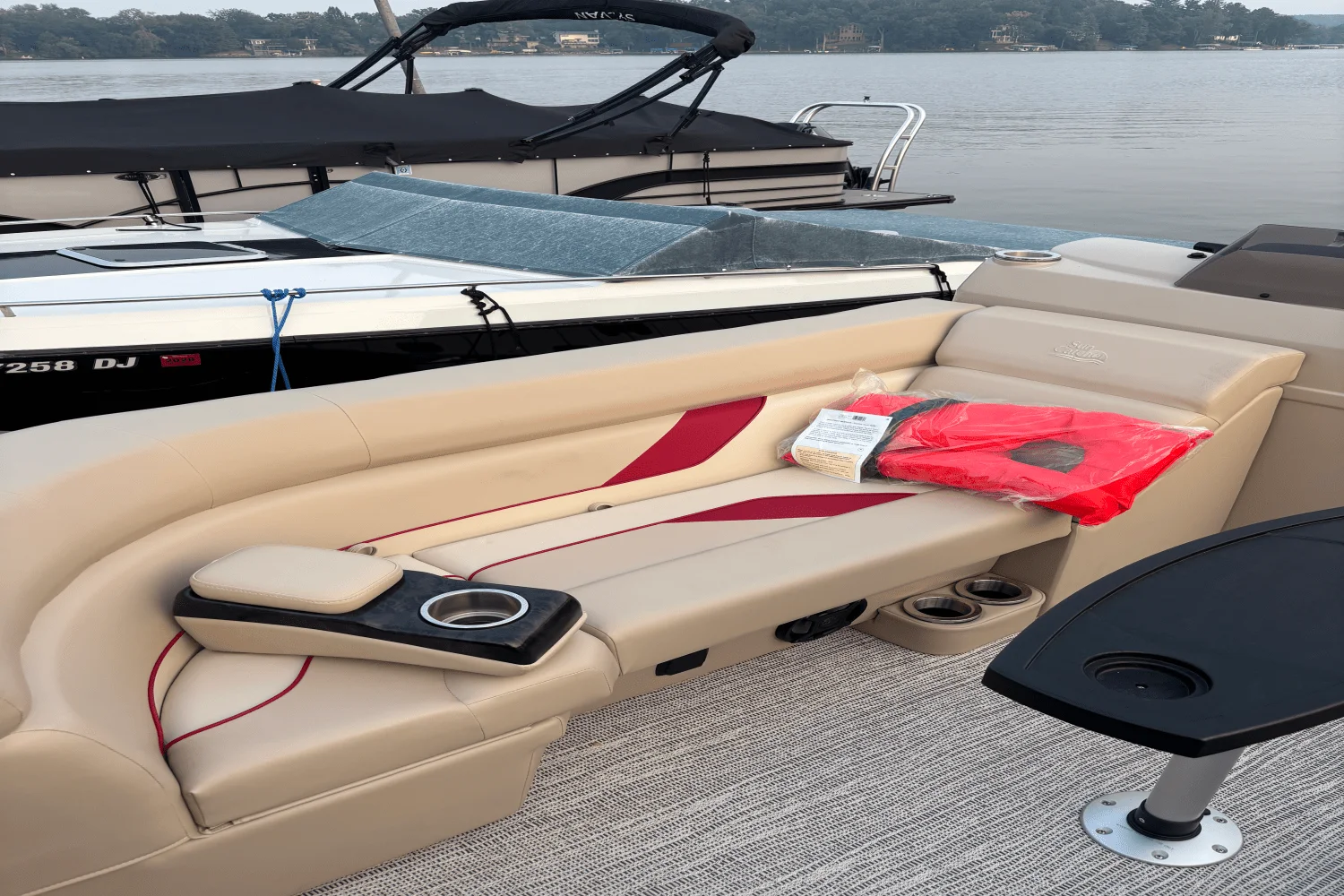 2023 SunCatcher G3 SELECT 320RC Image Thumbnail #14