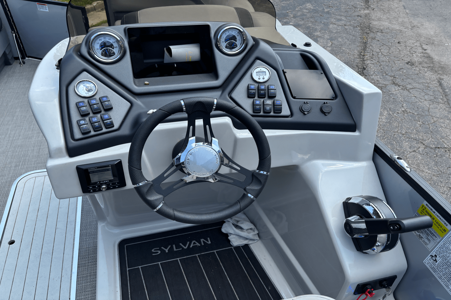 2022 Sylvan DLZBAR Image Thumbnail #3