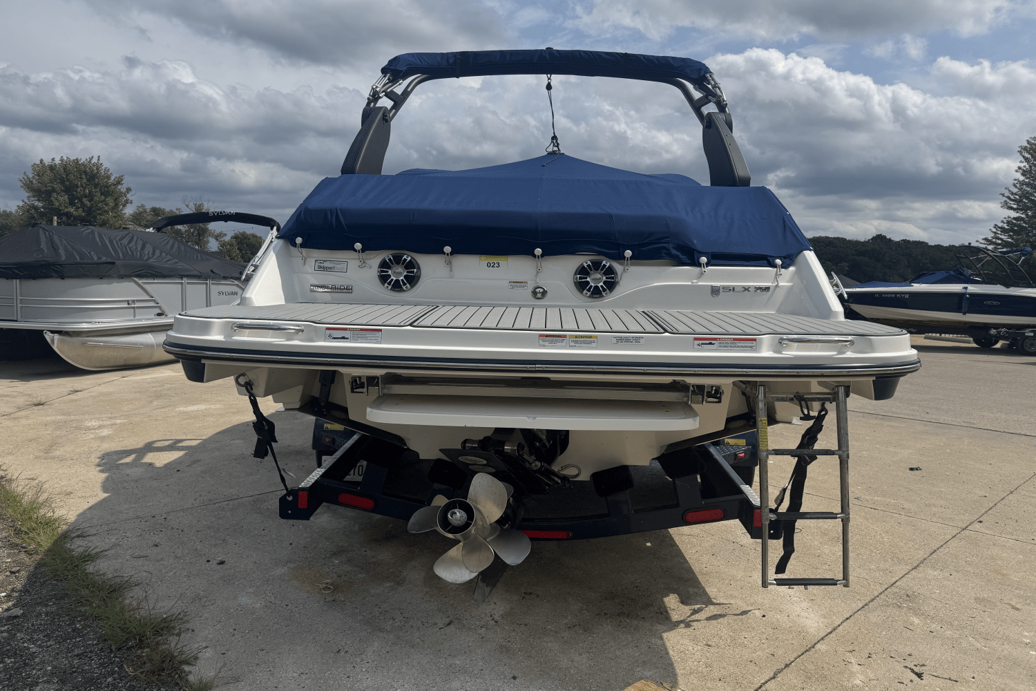 2019 Sea Ray 250 SLX Image Thumbnail #3