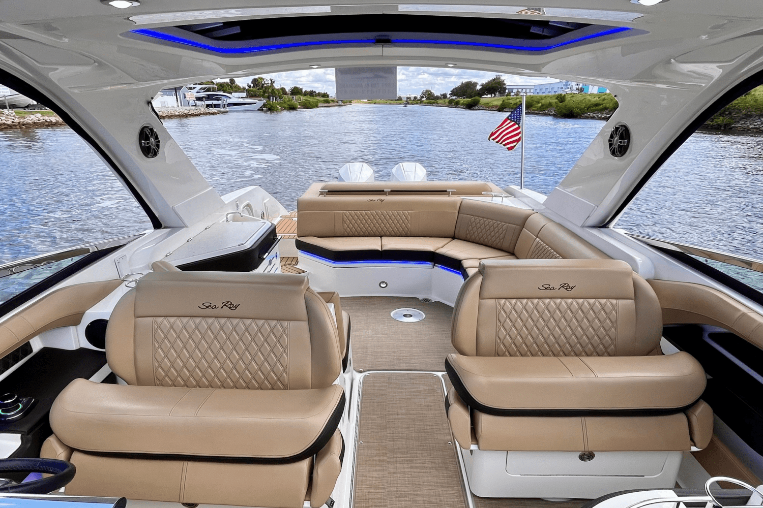 2019 Sea Ray 310 SLX OB Image Thumbnail #14