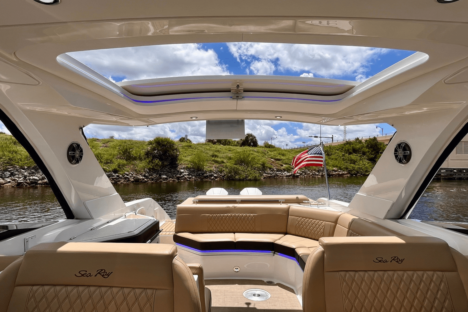 2019 Sea Ray 310 SLX OB Image Thumbnail #15