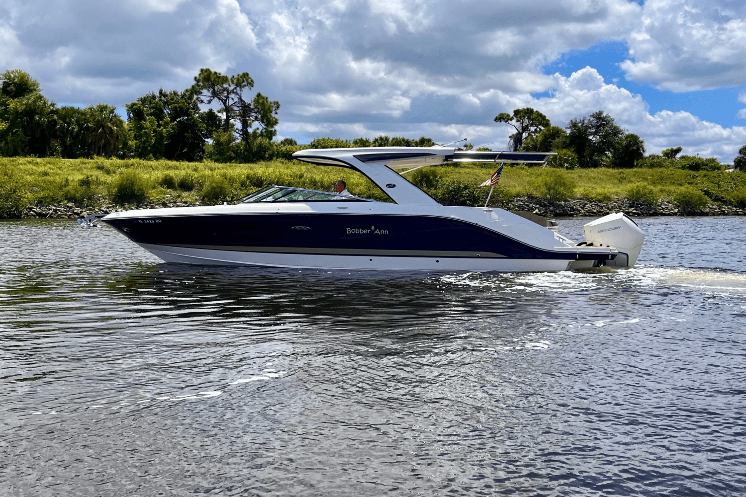2019 Sea Ray 310 SLX OB Image Thumbnail #3