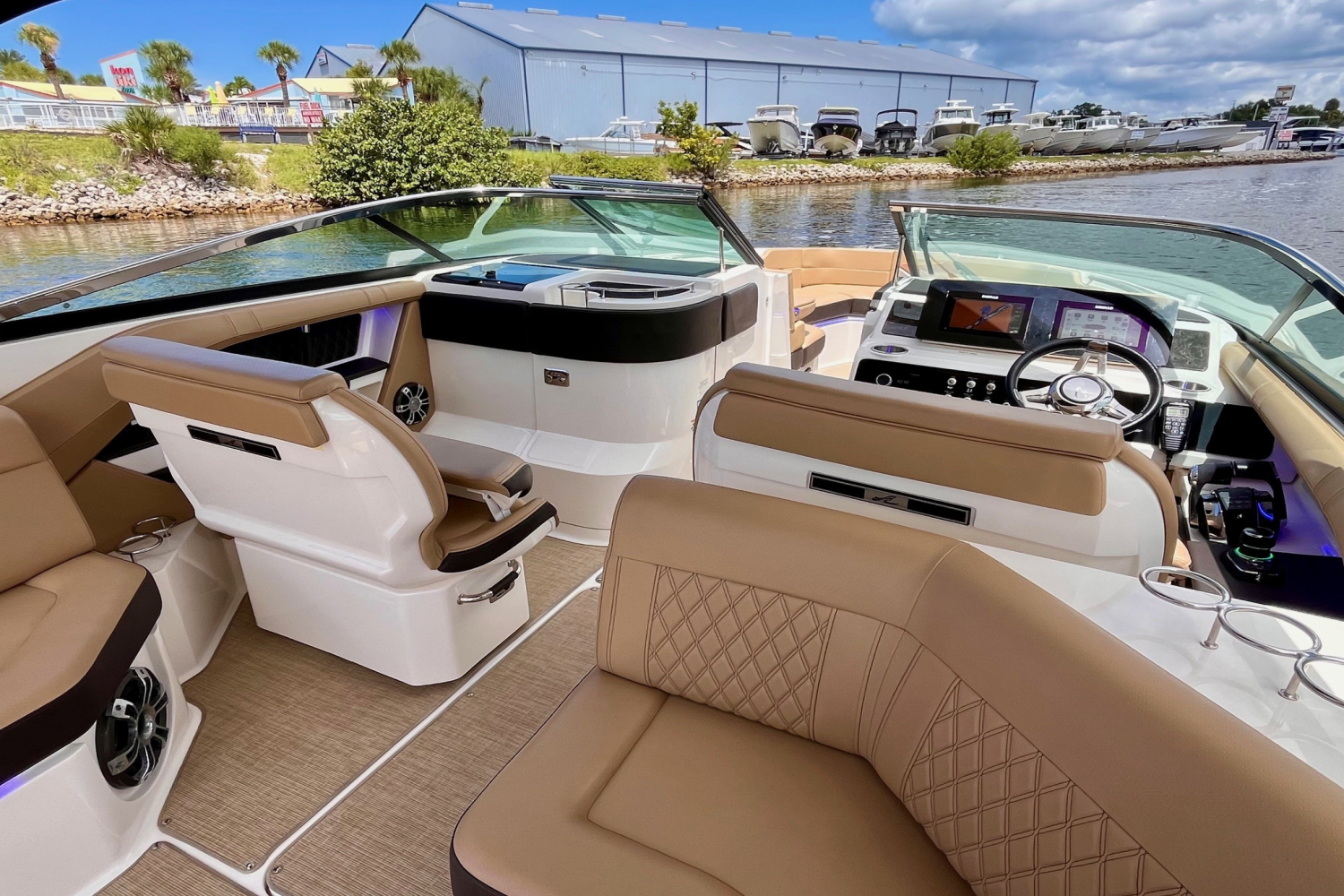 2019 Sea Ray 310 SLX OB Image Thumbnail #17