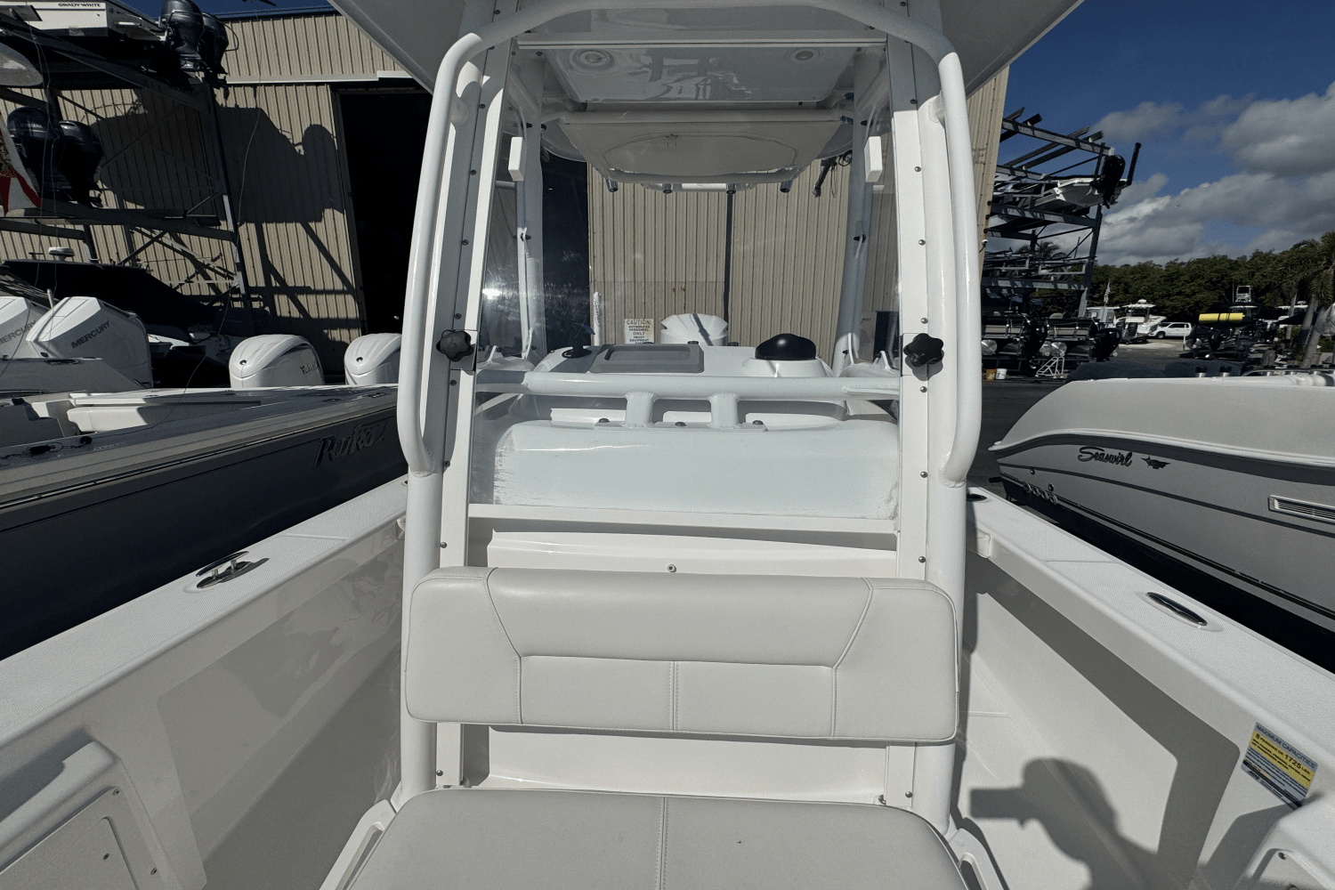 2021 Everglades 243 CC Image Thumbnail #12