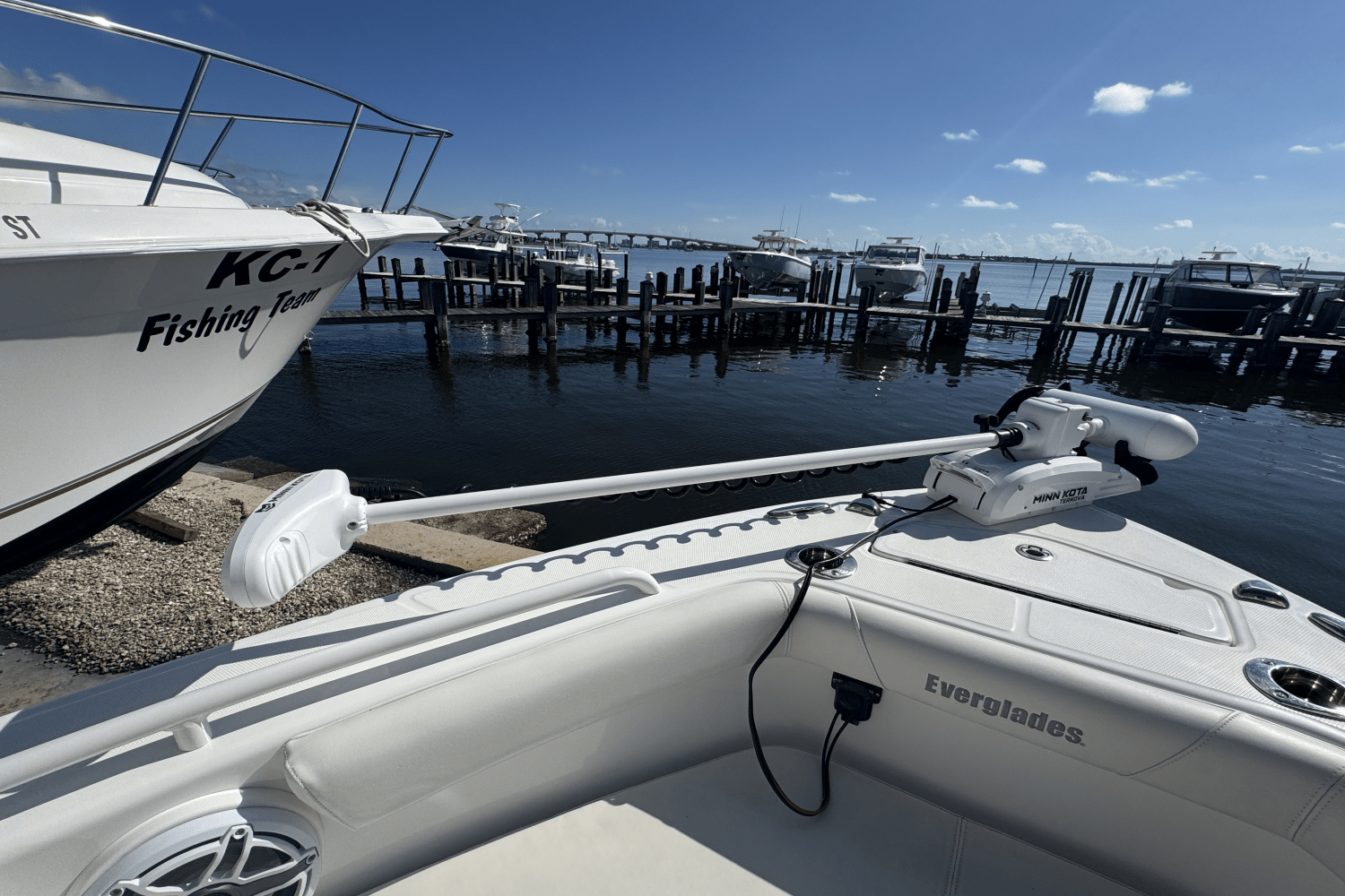2021 Everglades 243 CC Image Thumbnail #8