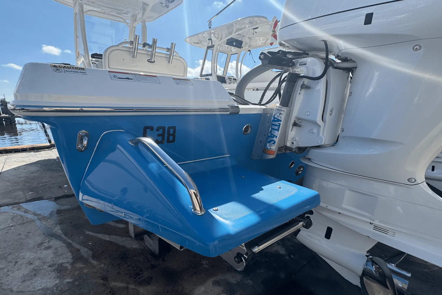 2021 Everglades 243 CC Image Thumbnail #5