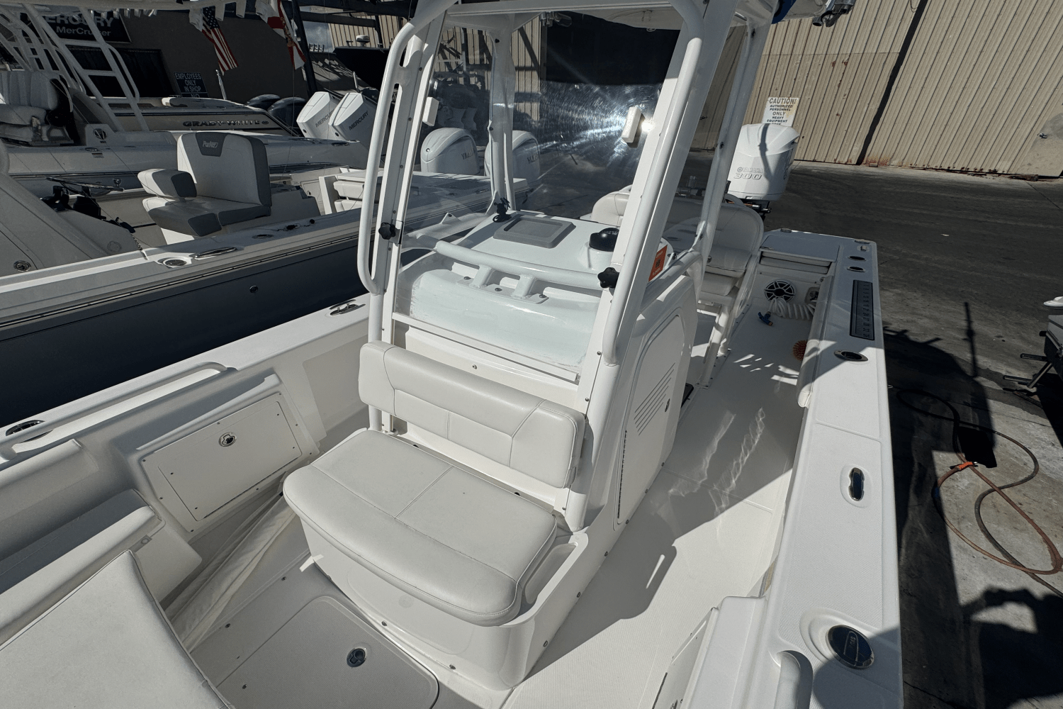 2021 Everglades 243 CC Image Thumbnail #11