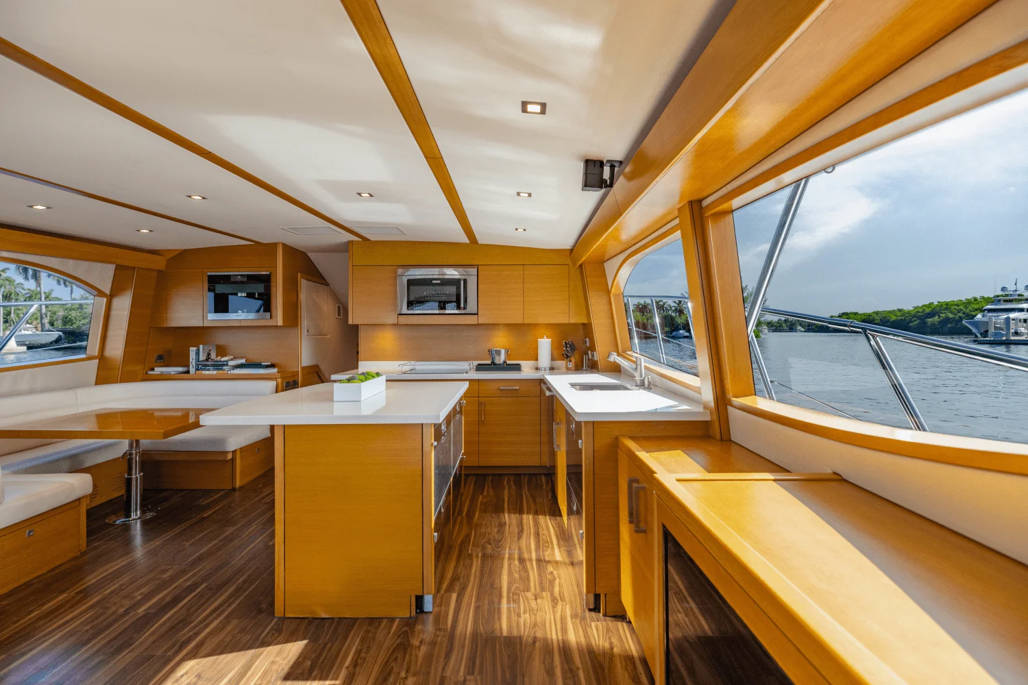 2015 Hatteras GT63 Image Thumbnail #14