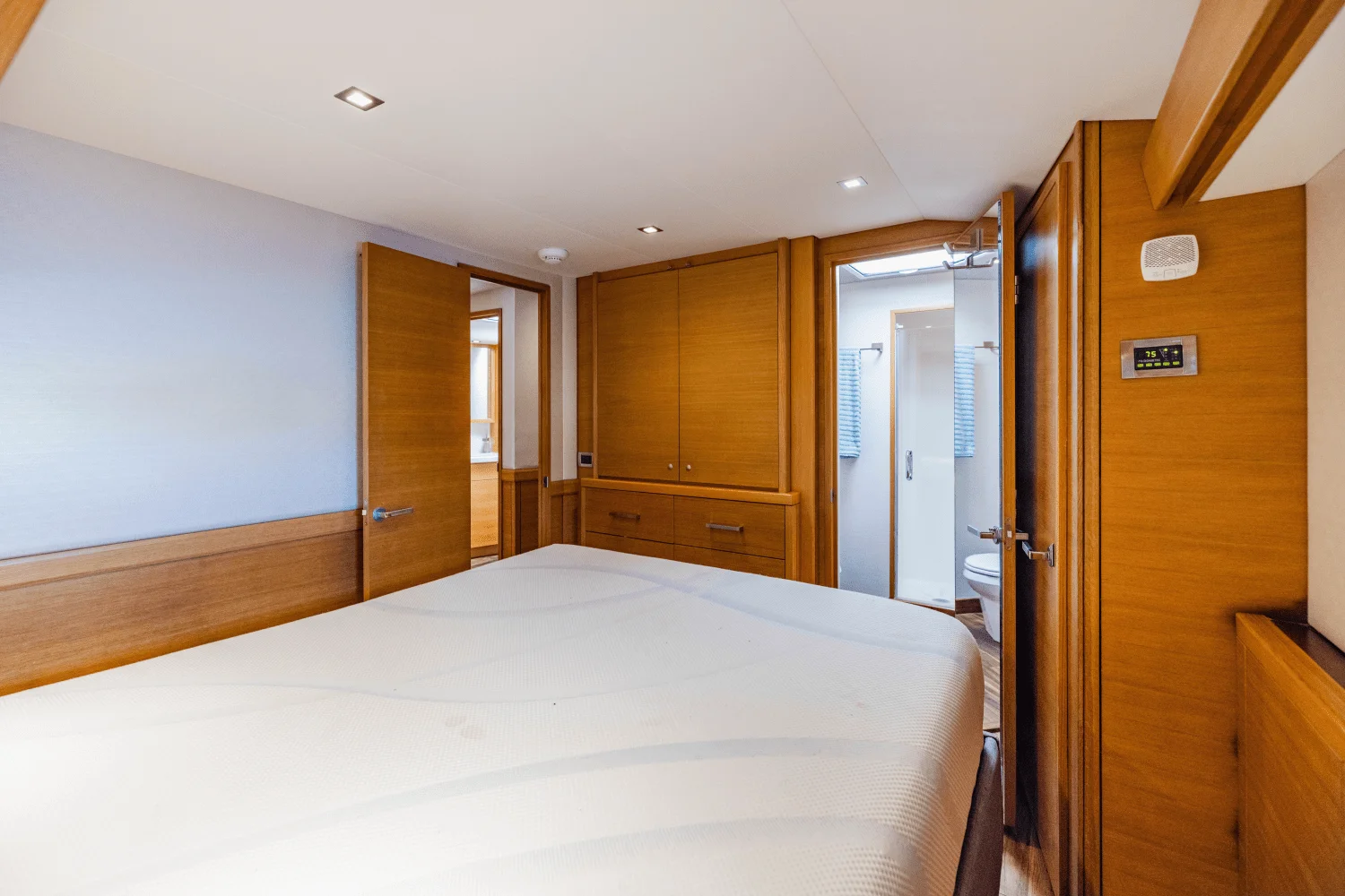 2015 Hatteras GT63 Image Thumbnail #42