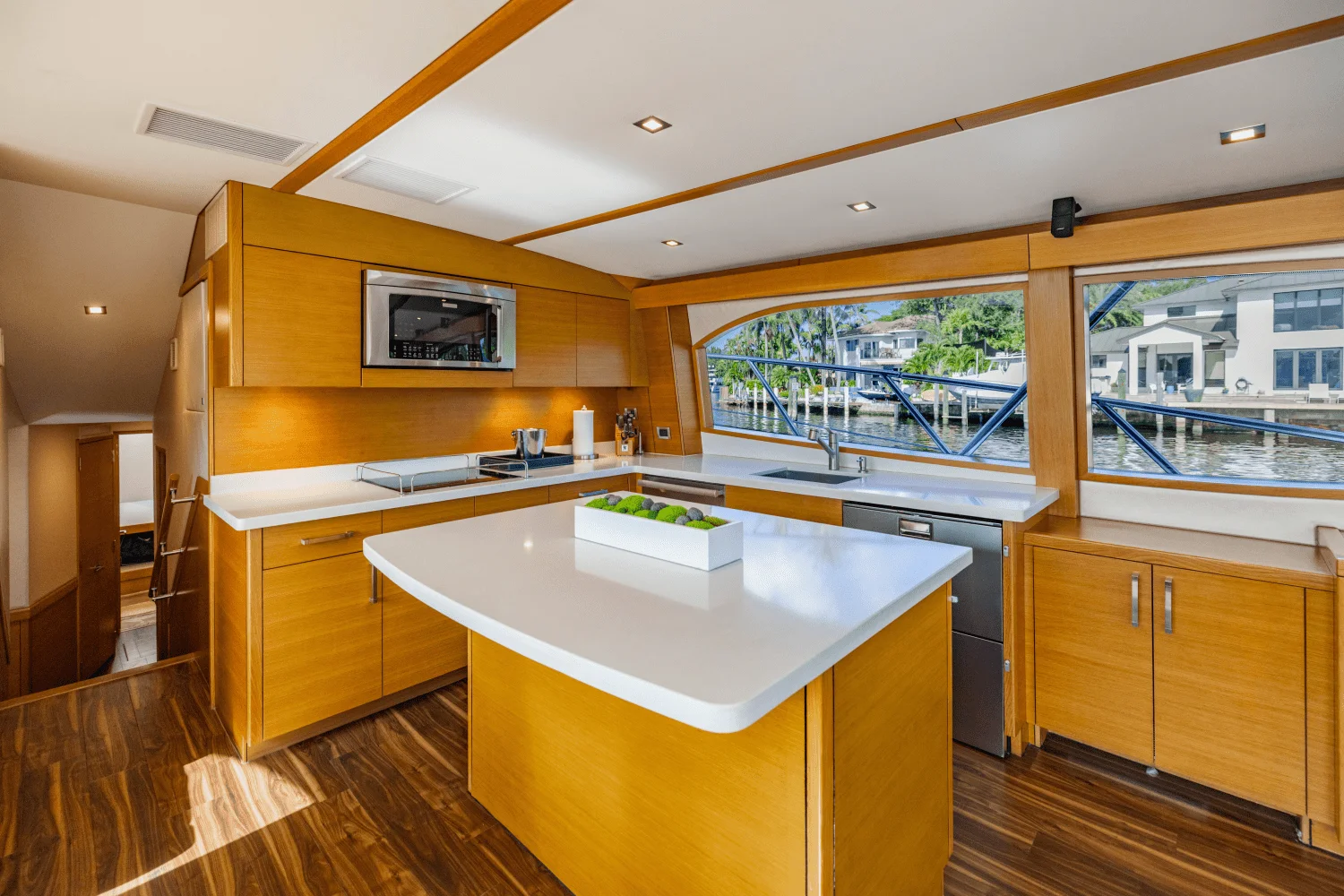 2015 Hatteras GT63 Image Thumbnail #29