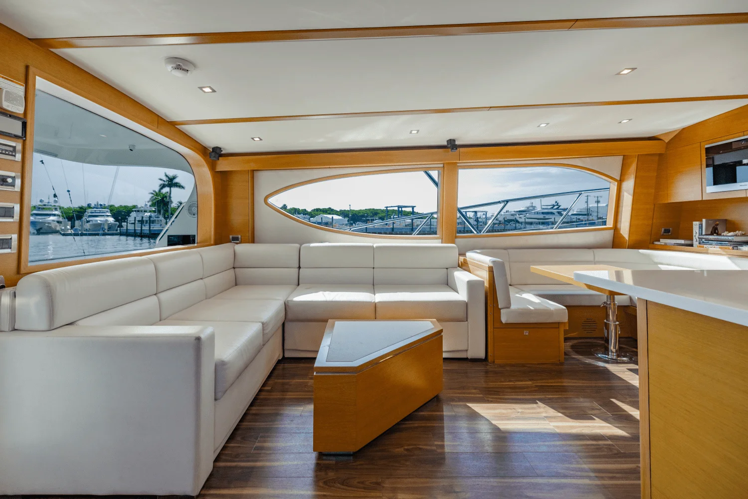 2015 Hatteras GT63 Image Thumbnail #25