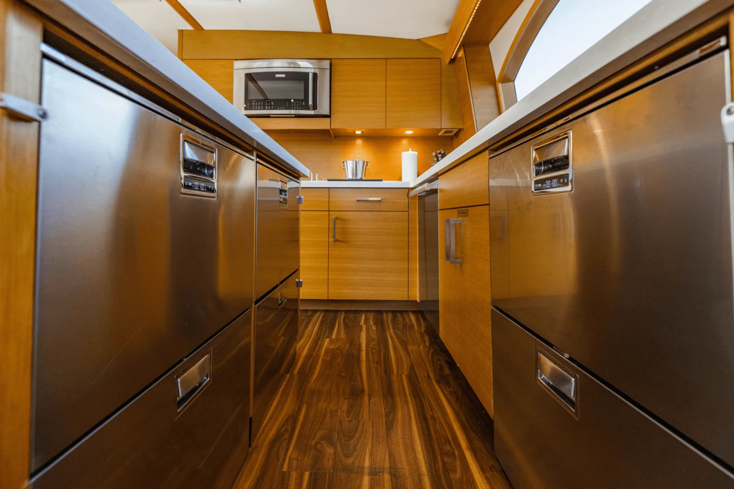 2015 Hatteras GT63 Image Thumbnail #46