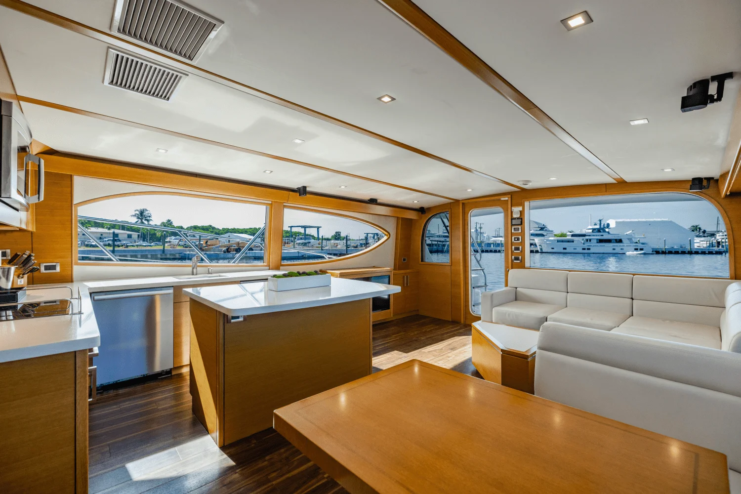 2015 Hatteras GT63 Image Thumbnail #22