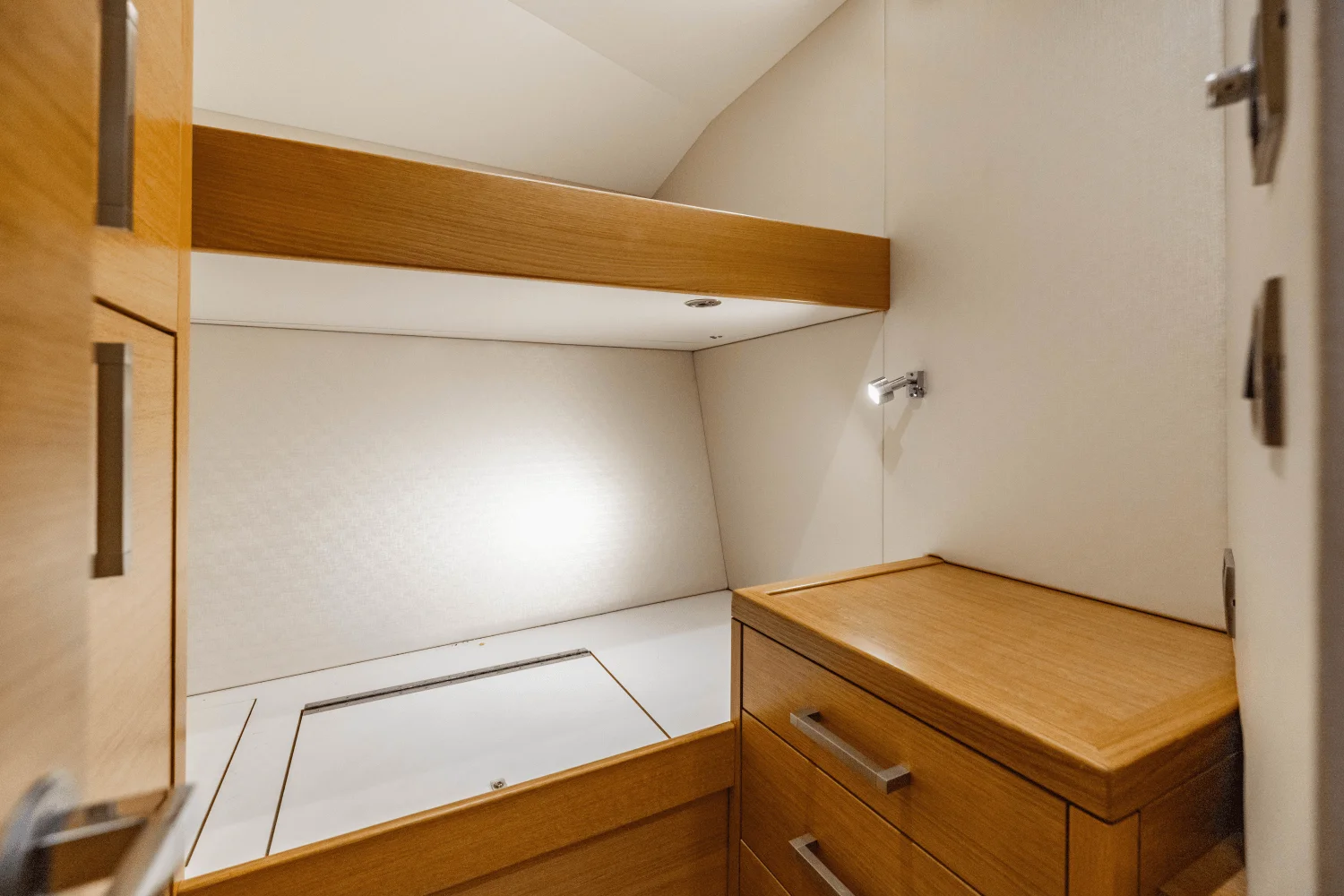 2015 Hatteras GT63 Image Thumbnail #37