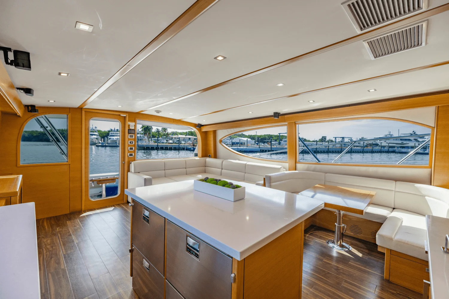 2015 Hatteras GT63 Image Thumbnail #23