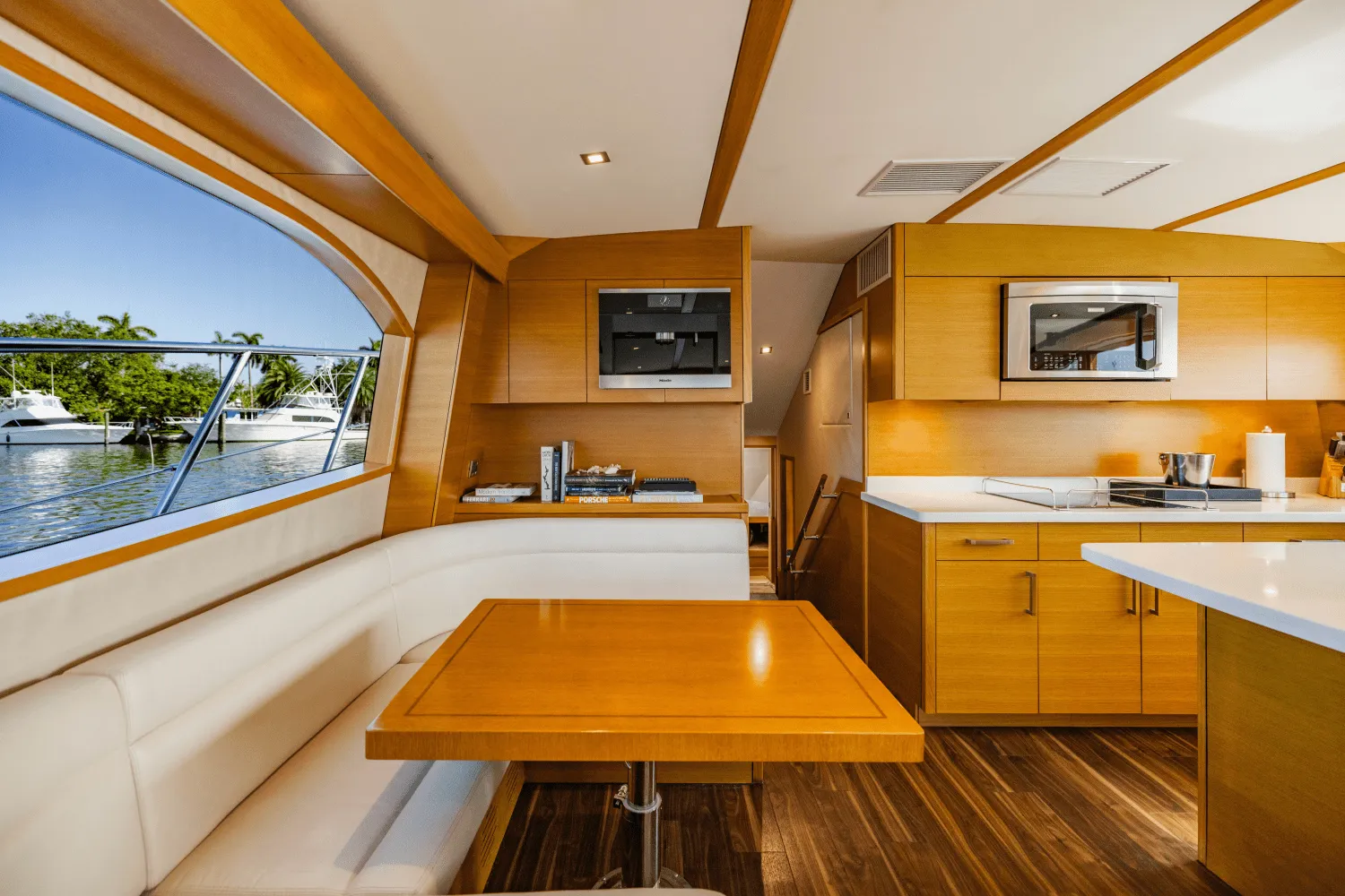 2015 Hatteras GT63 Image Thumbnail #17