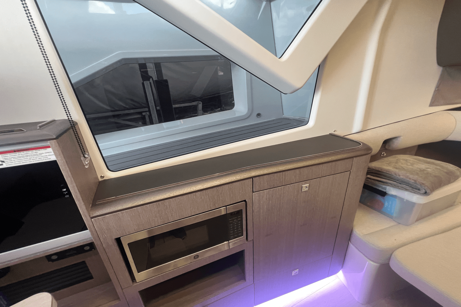 2024 Galeon 375 GTO Image Thumbnail #9