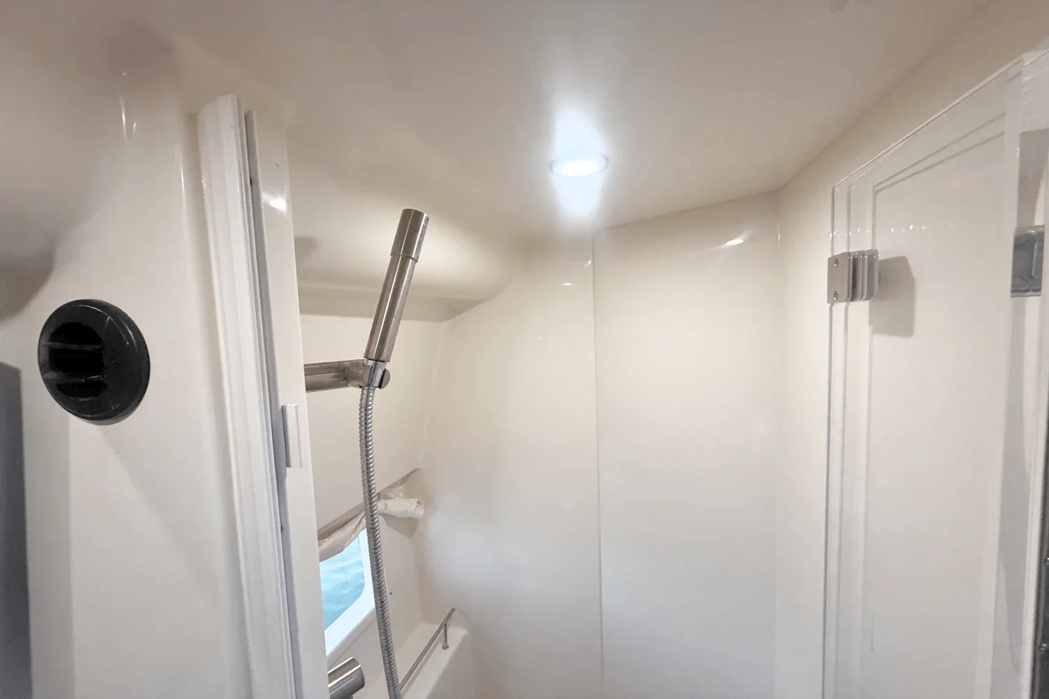 2019 Sea Ray 350 SUNDANCER COUPE Image Thumbnail #41