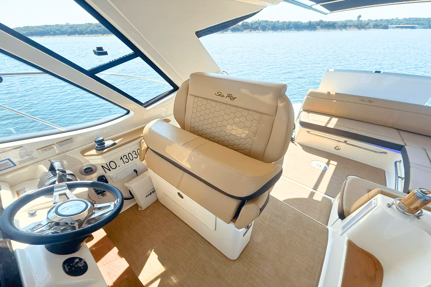 2019 Sea Ray 350 SUNDANCER COUPE Image Thumbnail #23