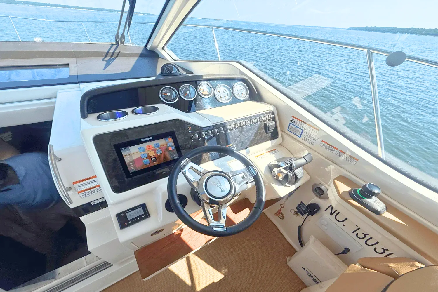2019 Sea Ray 350 SUNDANCER COUPE Image Thumbnail #26