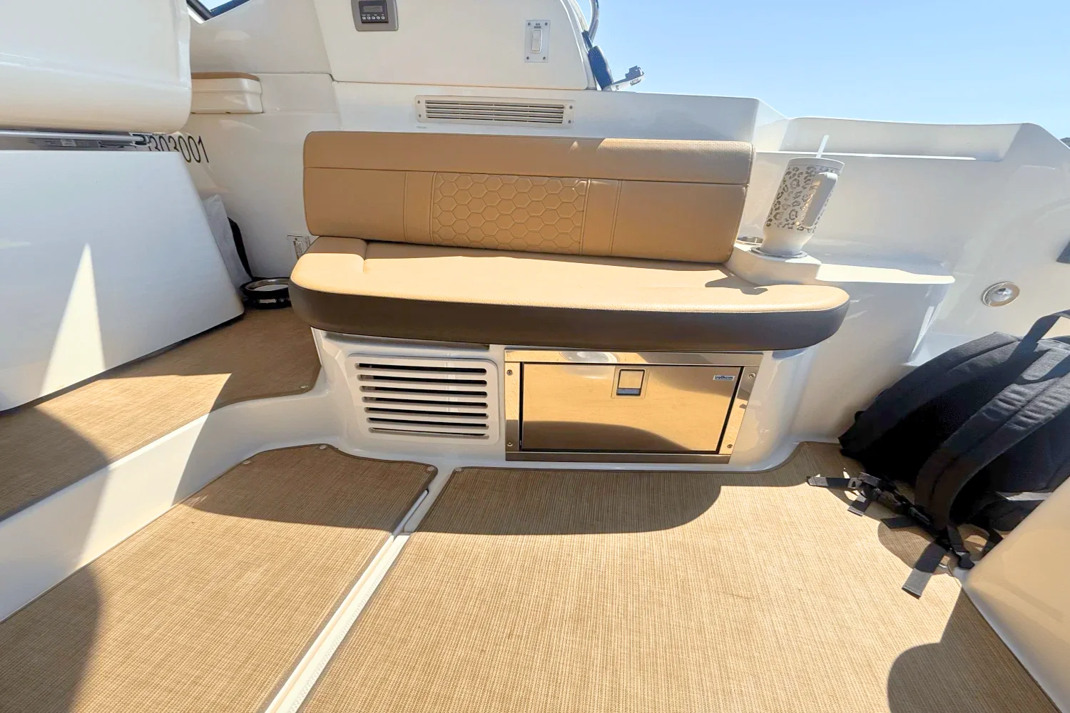 2019 Sea Ray 350 SUNDANCER COUPE Image Thumbnail #22
