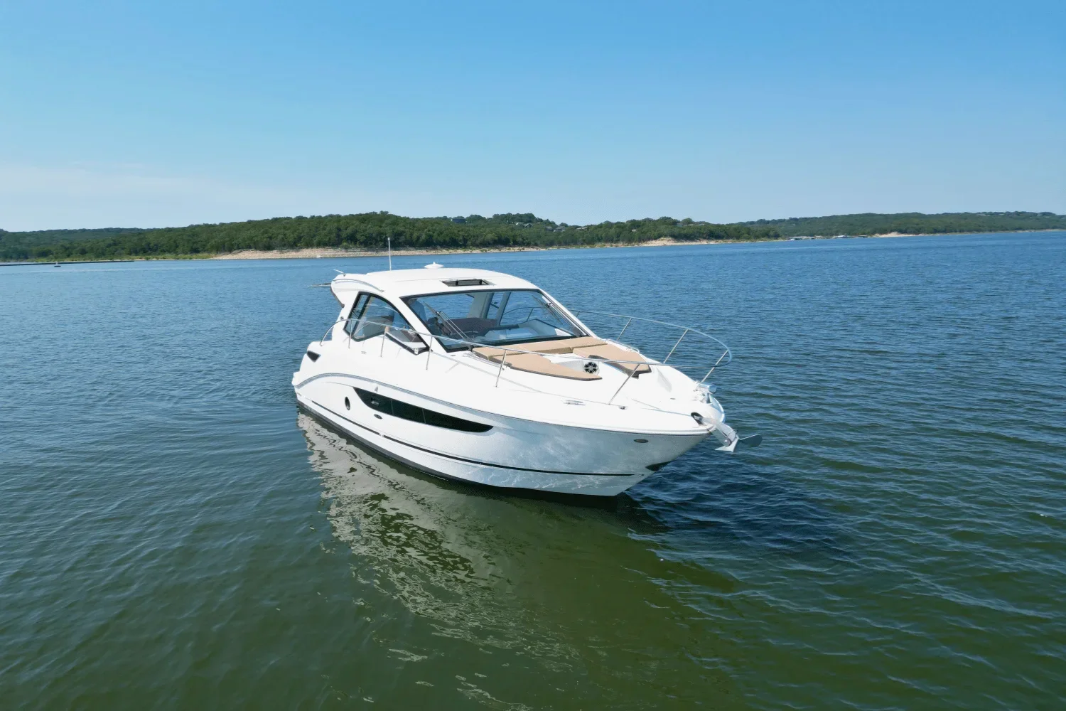 2019 Sea Ray 350 SUNDANCER COUPE Image Thumbnail #3