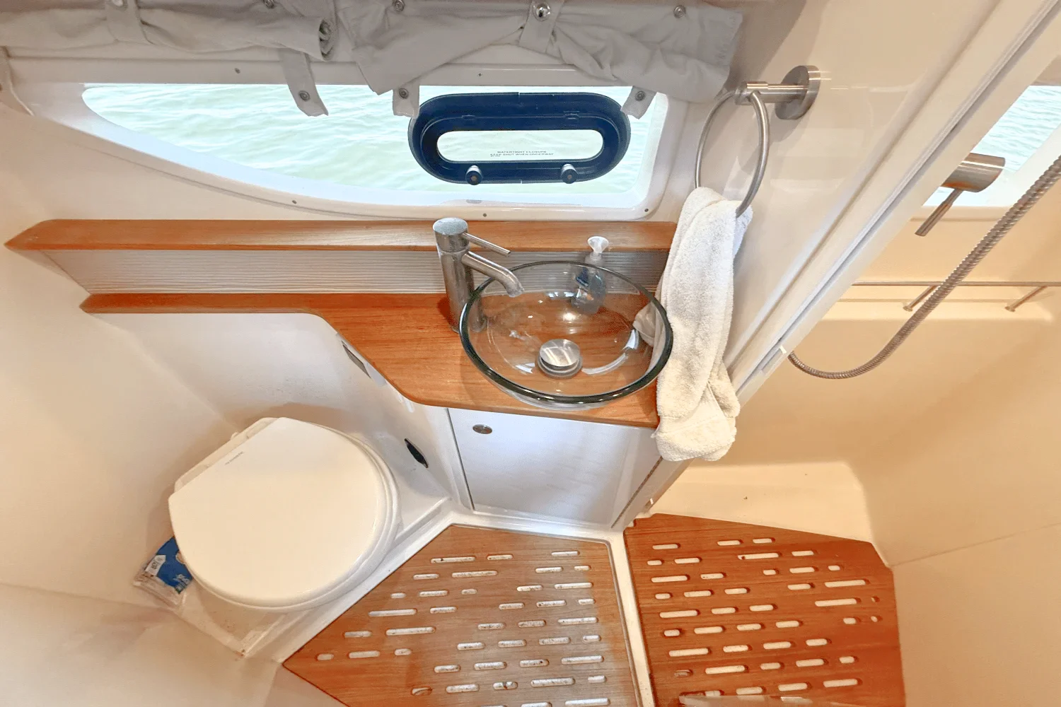 2019 Sea Ray 350 SUNDANCER COUPE Image Thumbnail #39