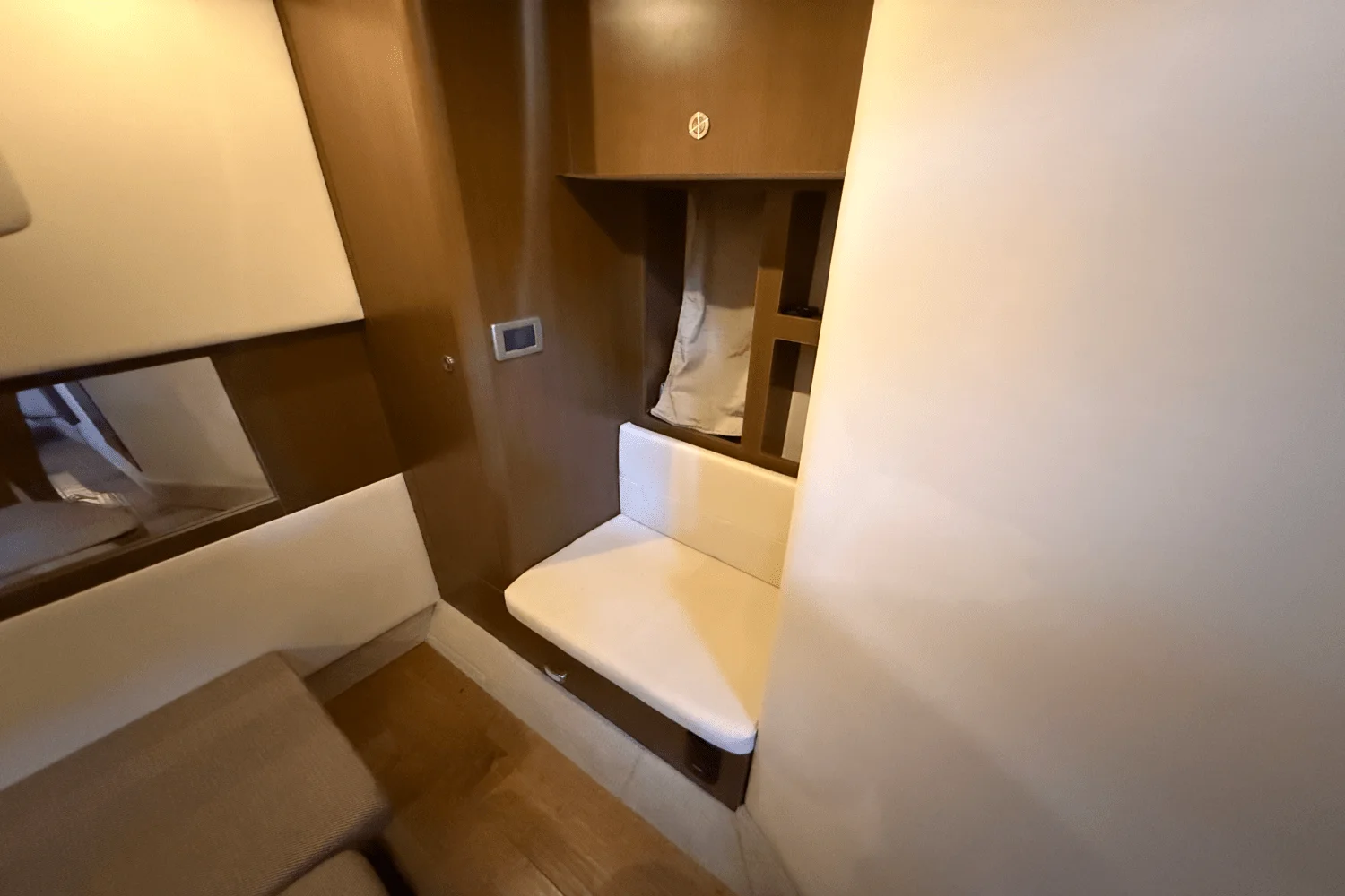 2019 Sea Ray 350 SUNDANCER COUPE Image Thumbnail #43