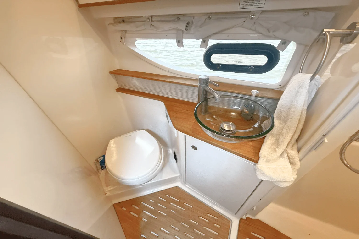 2019 Sea Ray 350 SUNDANCER COUPE Image Thumbnail #38