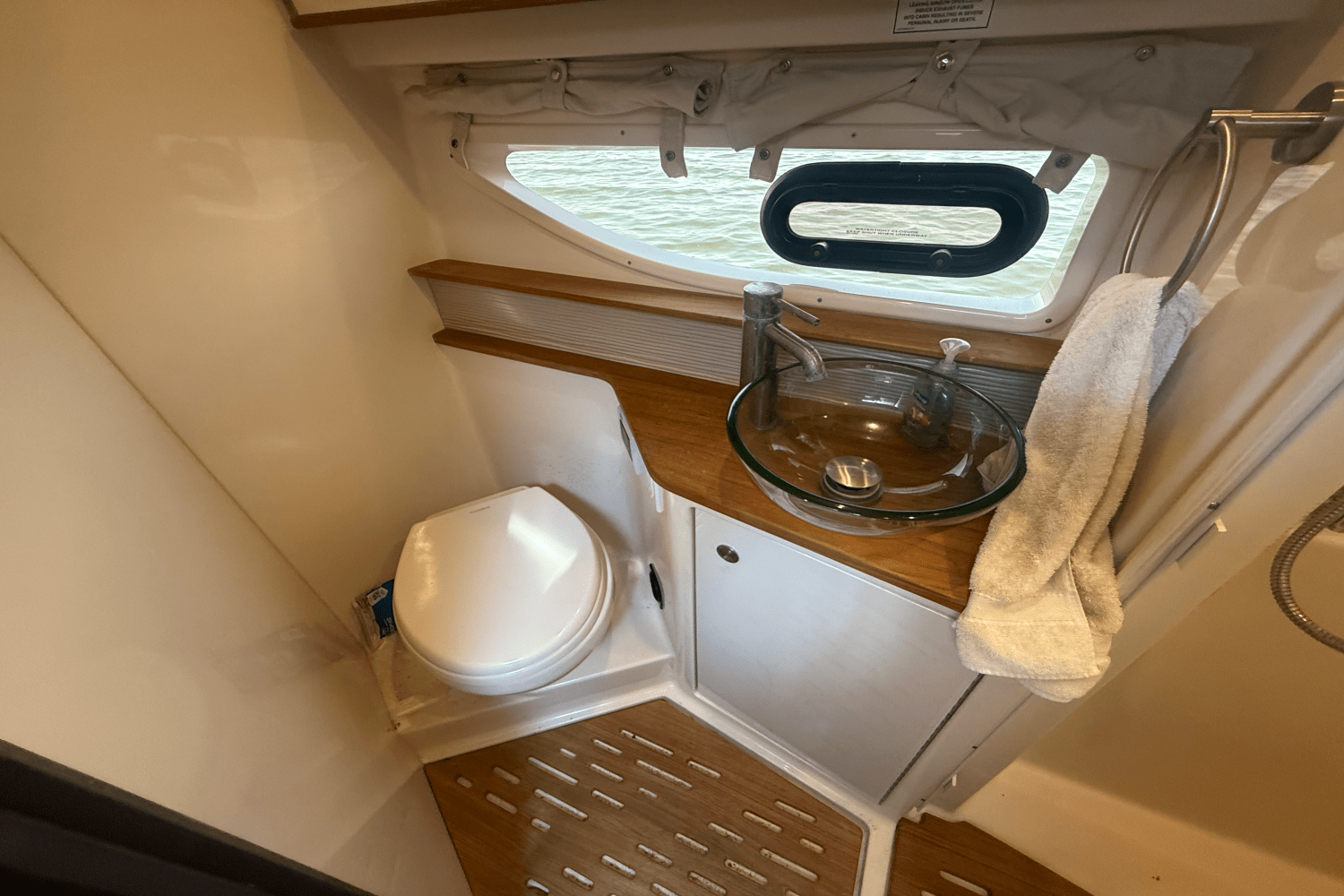 2019 Sea Ray 350 SUNDANCER COUPE Image Thumbnail #38