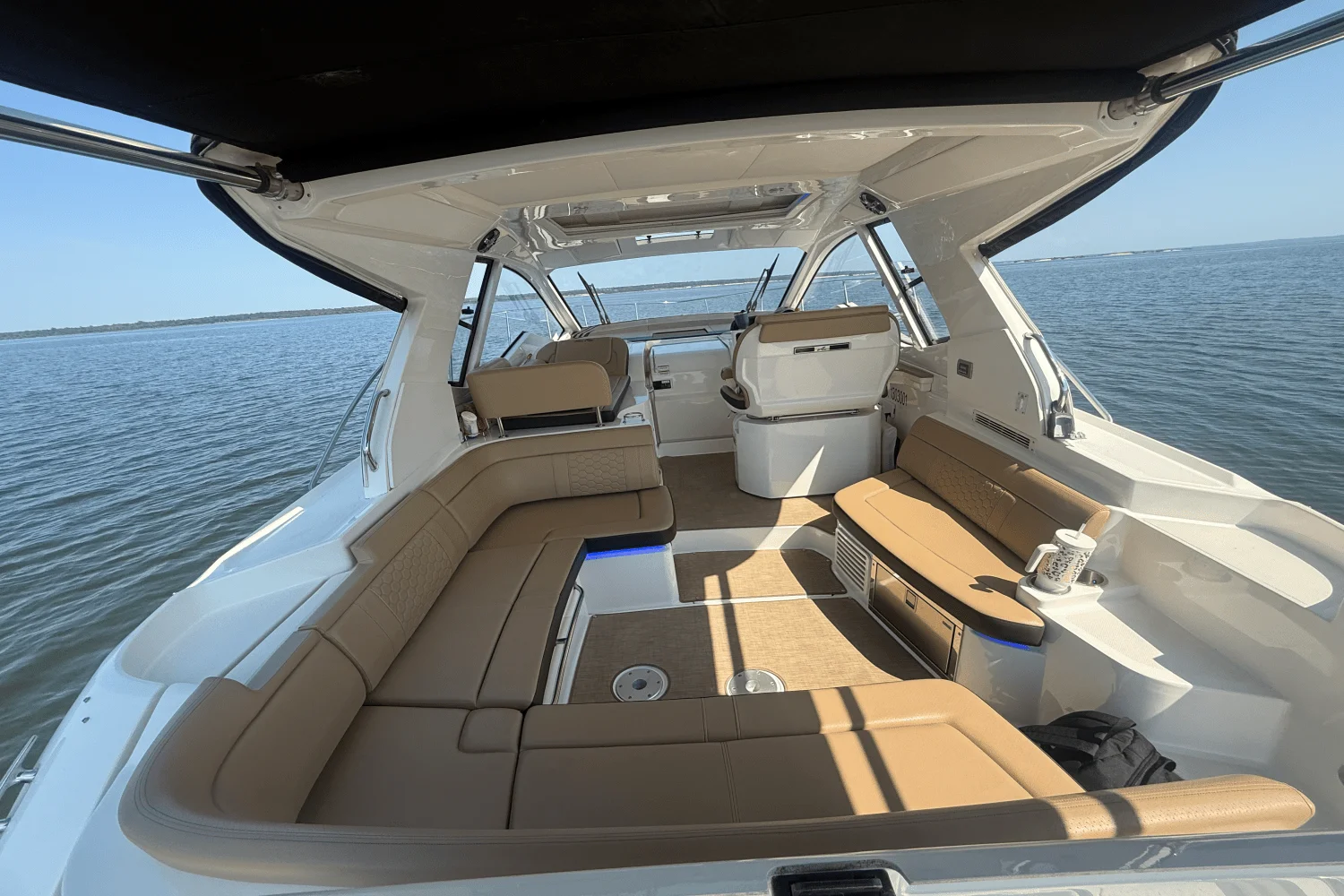 2019 Sea Ray 350 SUNDANCER COUPE Image Thumbnail #15