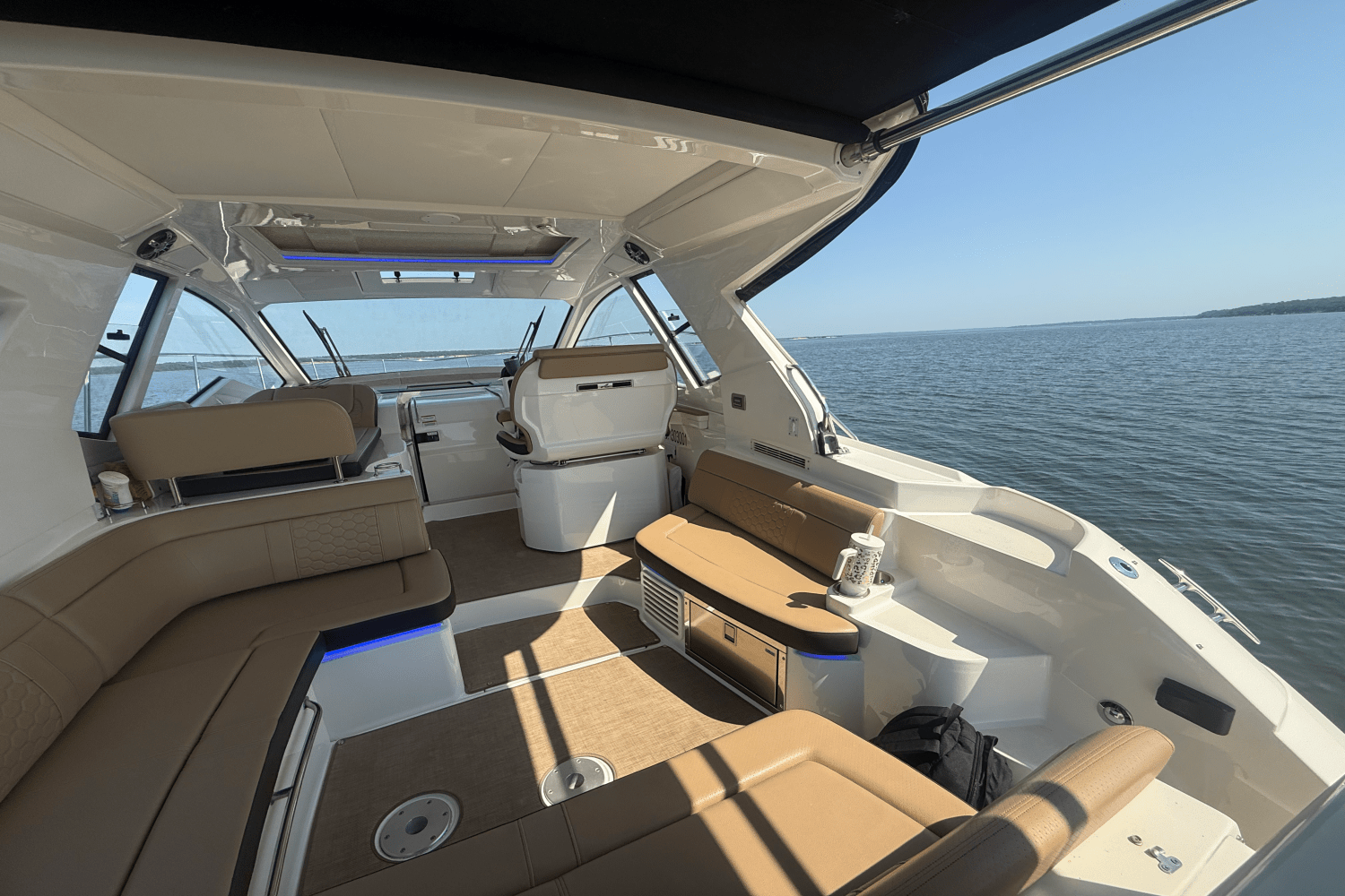 2019 Sea Ray 350 SUNDANCER COUPE Image Thumbnail #19